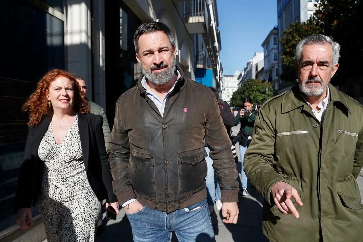 Abascal denuncia a Sánchez por “amenazar” al sector primario de Galicia con la Agenda 2030