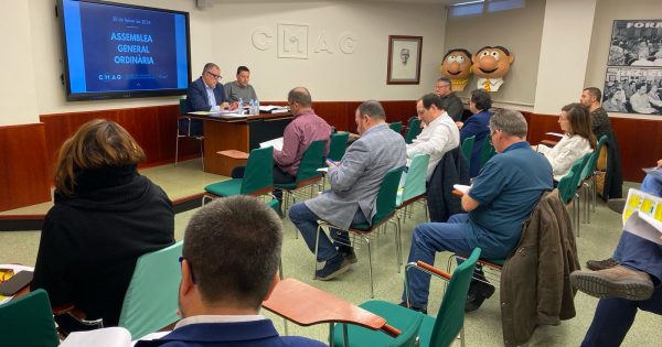 Jordi Triola Colegio De Girona En Su Despedida.jpg