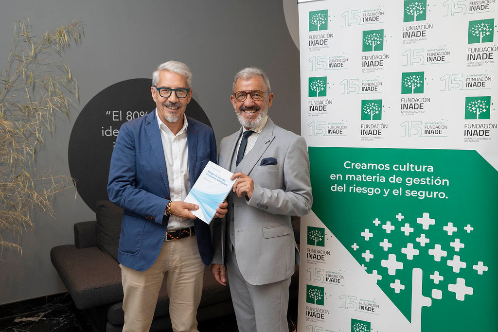 Fundacin Inade Dona Ejemplares Del Cuaderno Riesgos De Incendio En.jpg