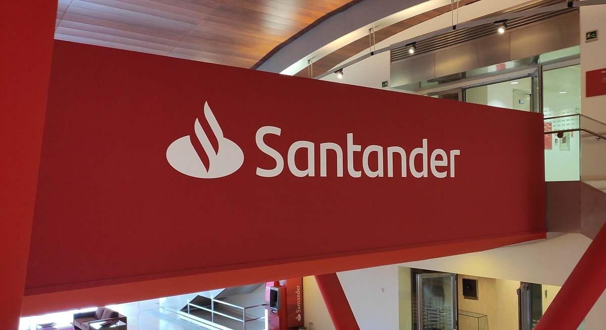 Santander Ofrece Un Iphone 16 En Renting A Coste Cero.jpg